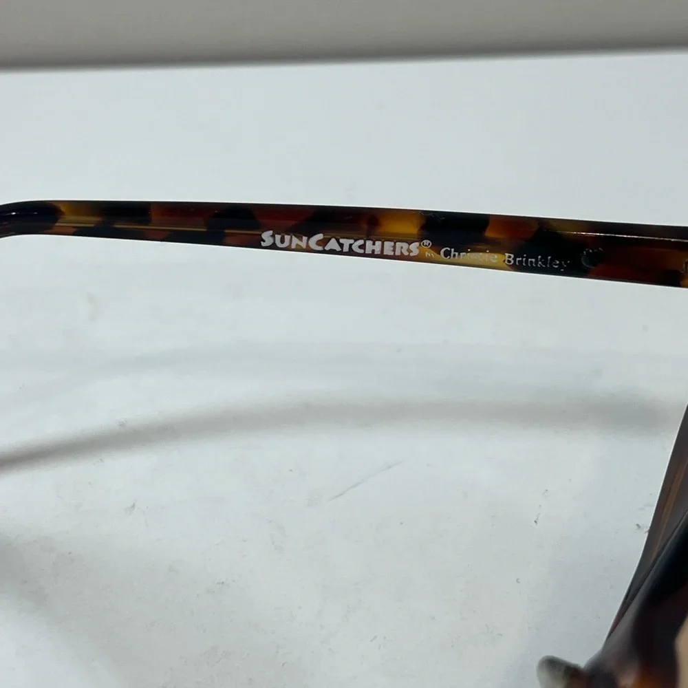 Elegant Suncatchers Sustainable Tortoise Shell Sunglasses